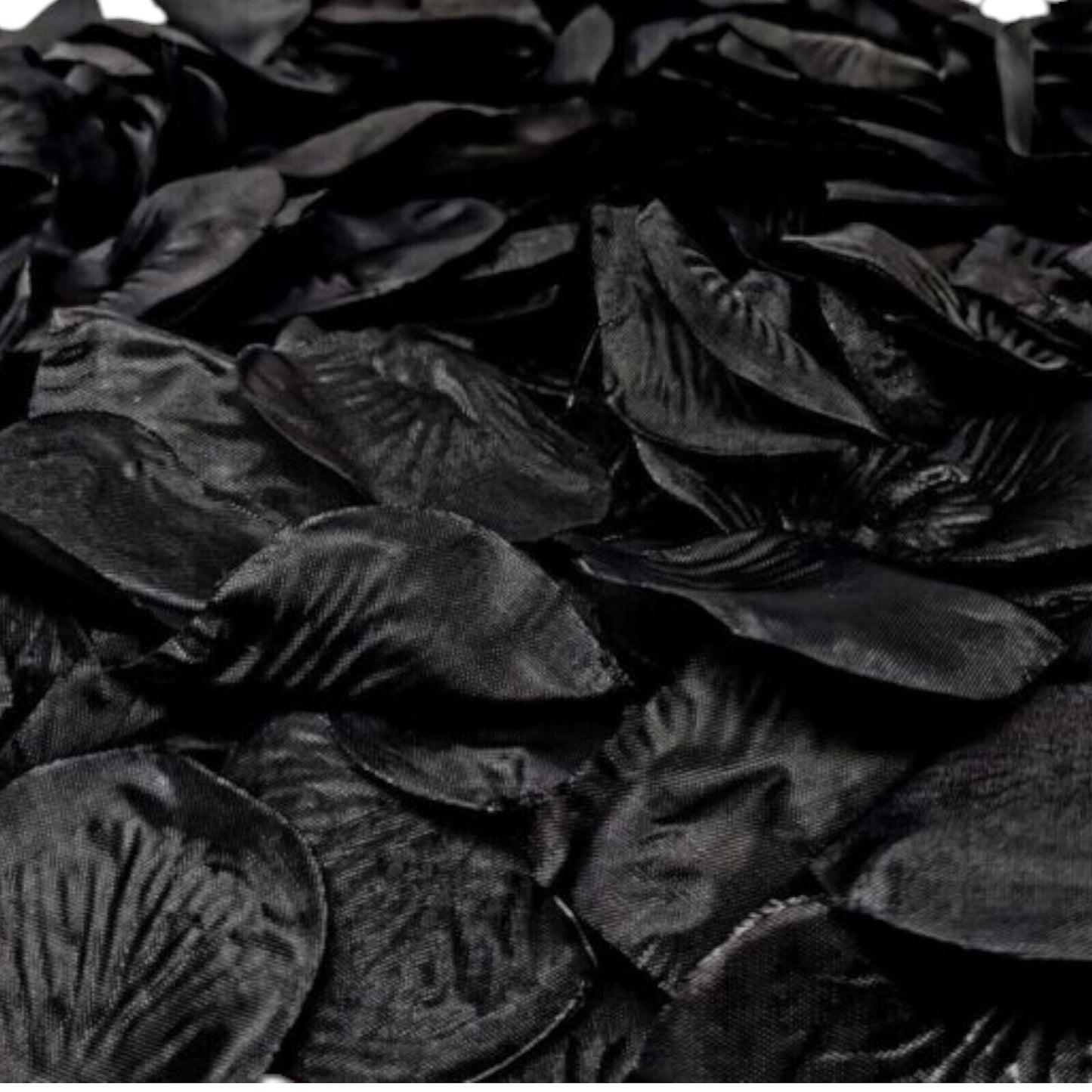 250 Black Rose Petals – Halloween Gothic Table Scatter Confetti Decor UK