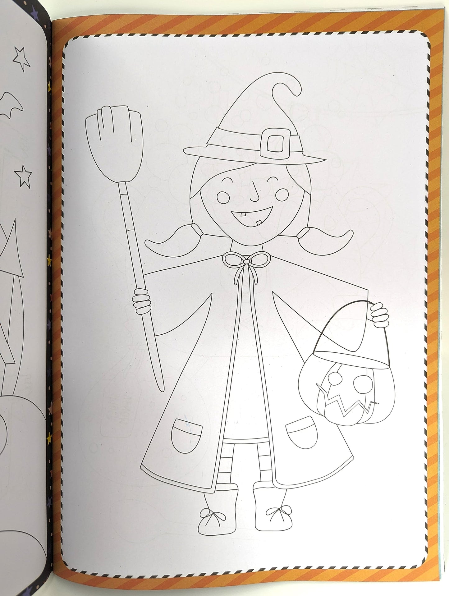 π Halloween Colouring Book β 24 Pages with 4 Metallic Foil Designs β Pumpkins, Witches, Ghosts & Bats