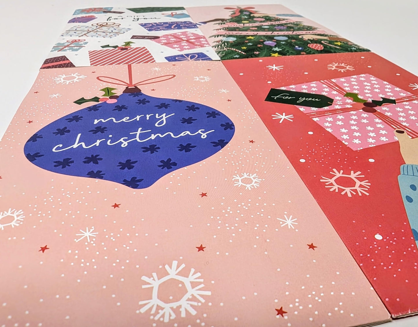4 Modern Christmas Money Wallets with White Envelopes – Festive Baubles, Gifts & Tree Designs – Holds Cash, Vouchers & Gift Cards – 16 x 9 cm